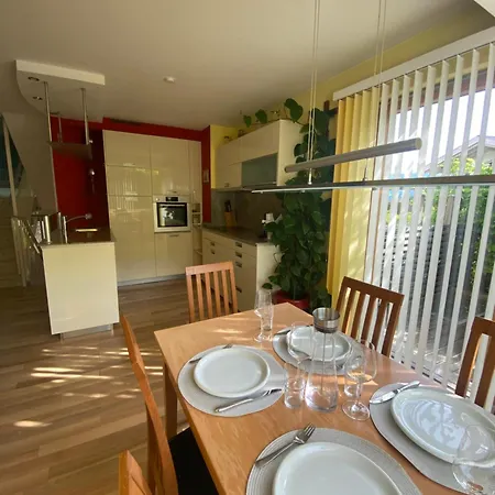 Hartweger House Σπίτι διακοπών *